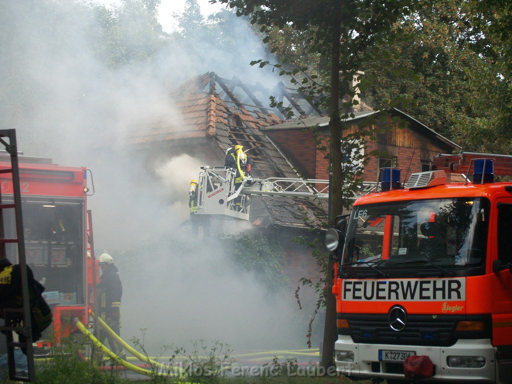 Brand Schuetzenhof Neusser Landstr P6225.JPG